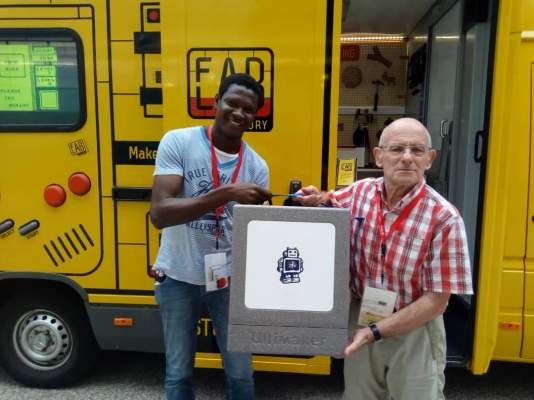 Gildas from Ouagalab received a 3D printer, from Bart Bakker Fablab Benelux.